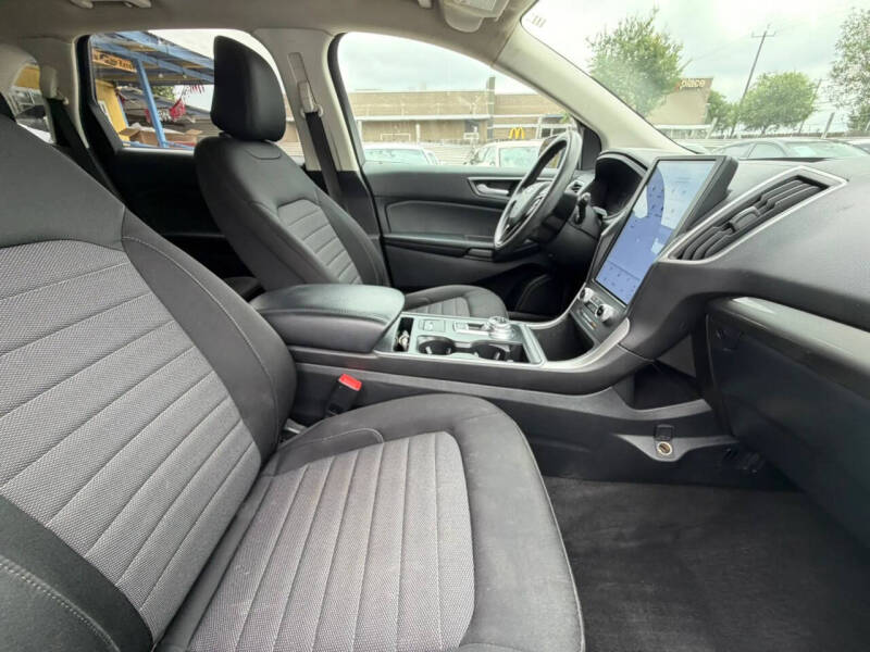 2022 Ford Edge SE