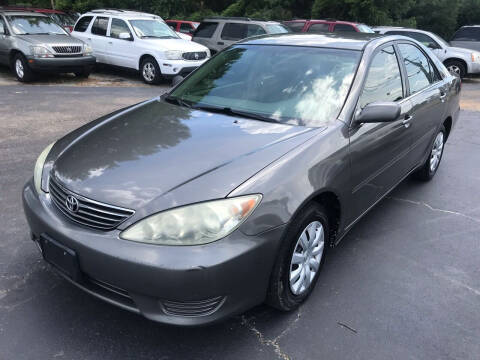 2005 Toyota Camry for sale at Sartins Auto Sales in Dyersburg TN