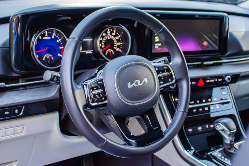 2023 Kia Carnival EX