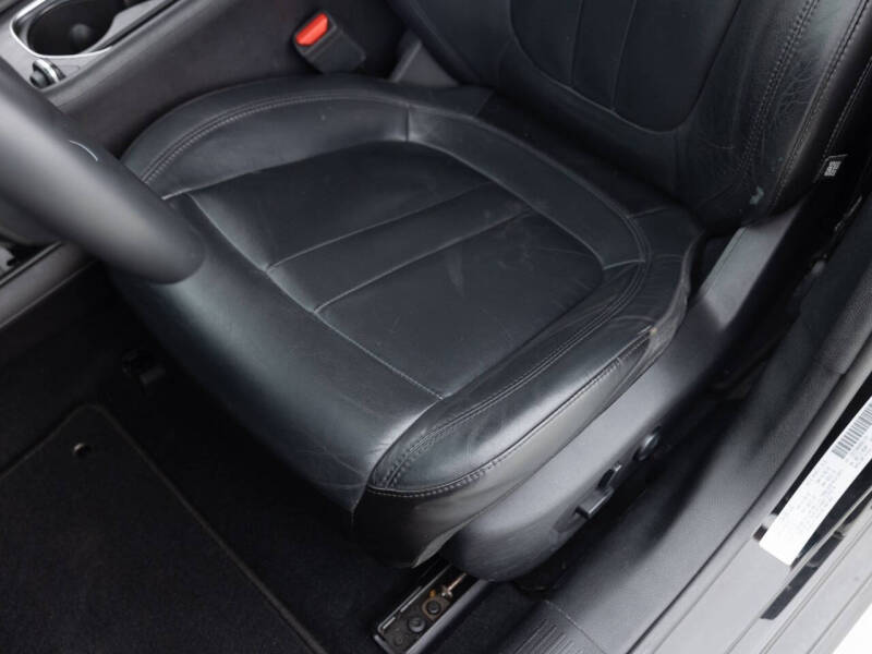 2017 Chrysler 200 Limited Platinum