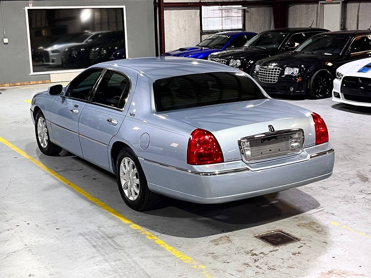 2010 Lincoln Town Car for sale at Carnival Car Company in Victoria, TX