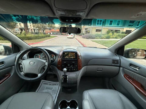 2004 Toyota Sienna XLE 7 Passenger