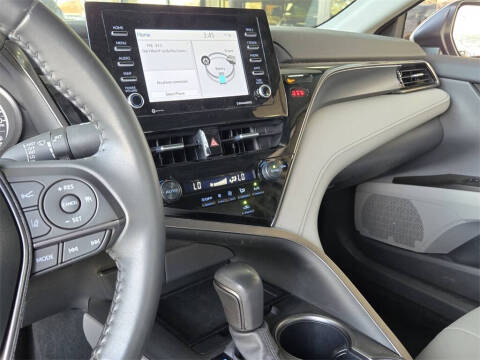 2024 Toyota Camry Hybrid SE