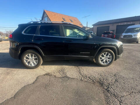 2014 Jeep Cherokee for sale at Groesbeck TRUCK SALES LLC in Mount Clemens MI