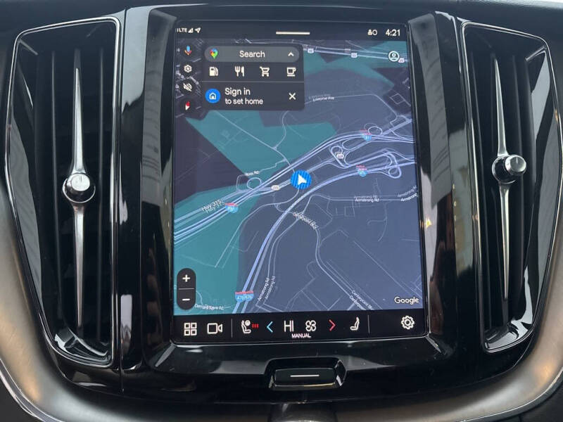 2025 Volvo XC60 B5 Core Dark Theme