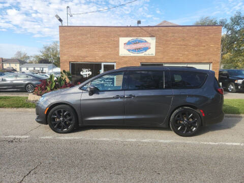 2019 Chrysler Pacifica for sale at Eyler Auto Center Inc. in Rushville IL