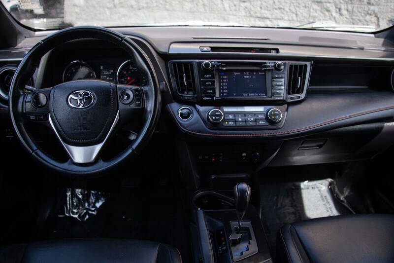 2016 Toyota RAV4 SE