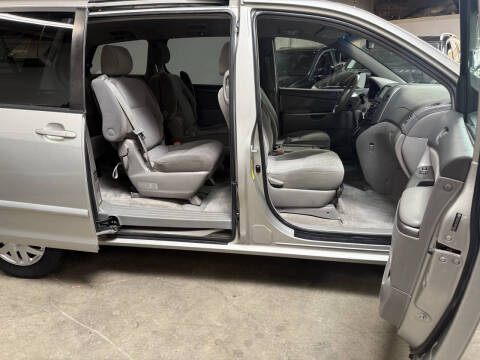 2006 Toyota Sienna LE 7 Passenger