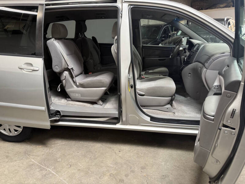 2006 Toyota Sienna LE 7 Passenger