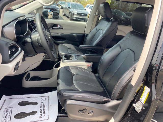 2024 Chrysler Pacifica Touring L