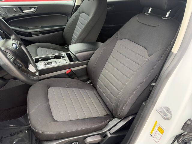 2022 Ford Edge SE