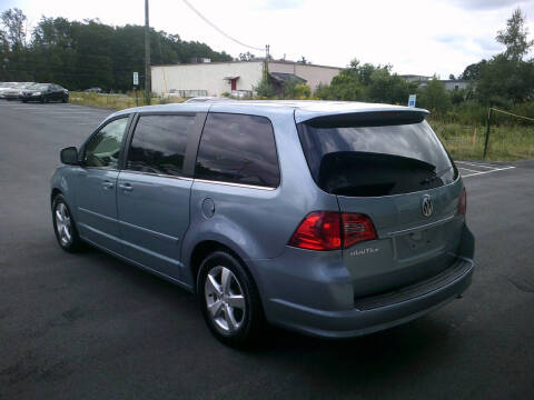 2009 Volkswagen Routan SE