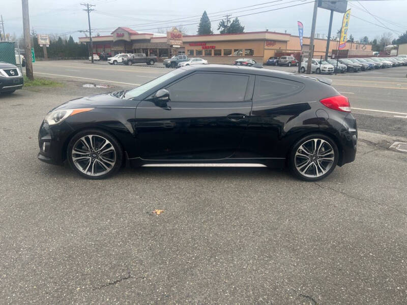 2016 Hyundai Veloster Base's photo