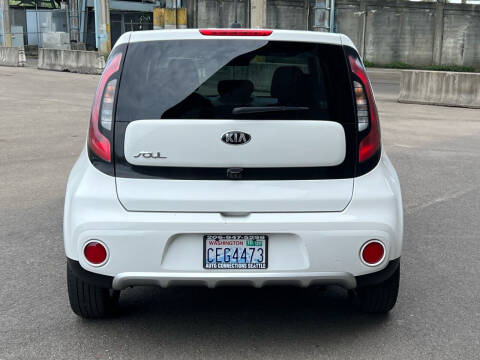 2018 Kia Soul +