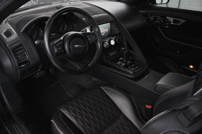 2017 Jaguar F-TYPE SVR