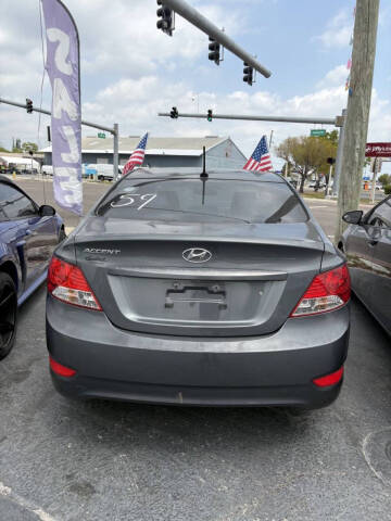 2012 Hyundai Accent GLS