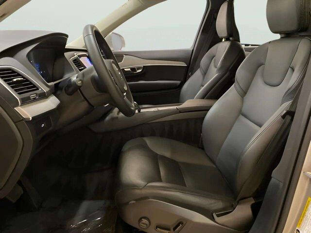 2025 Volvo XC90 B5 Core Bright Theme
