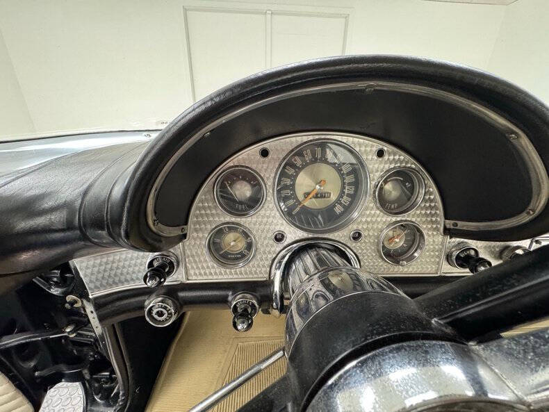 1957 Ford Thunderbird