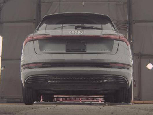 2022 Audi e-tron quattro Premium Plus