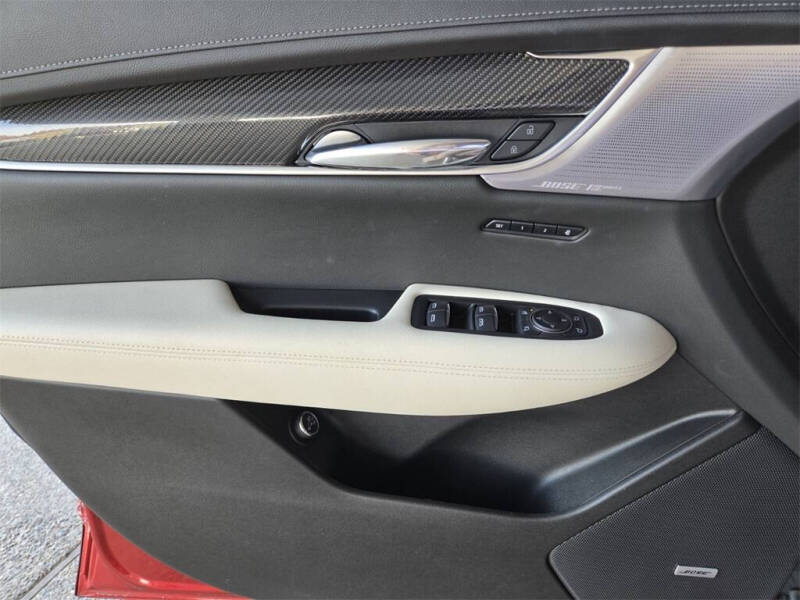 2024 Cadillac XT6 Sport