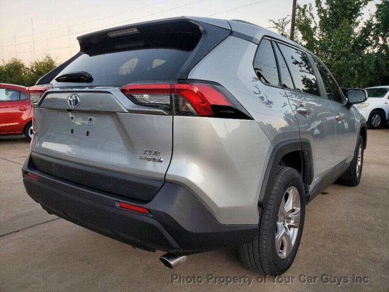 2022 Toyota RAV4 Hybrid XLE
