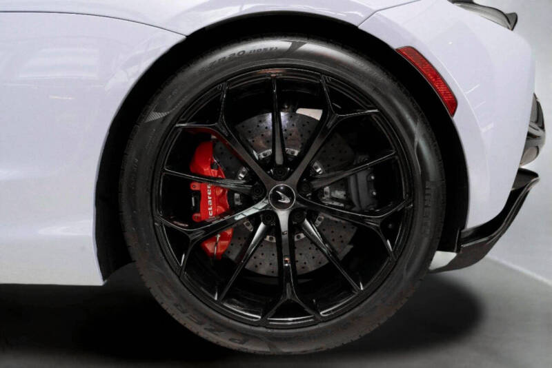 2023 McLaren Artura