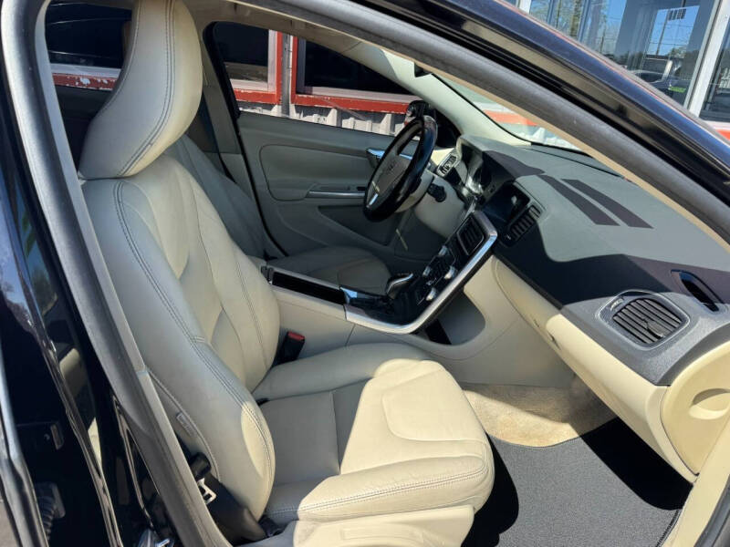 2016 Volvo V60 T5 Drive-E Premier