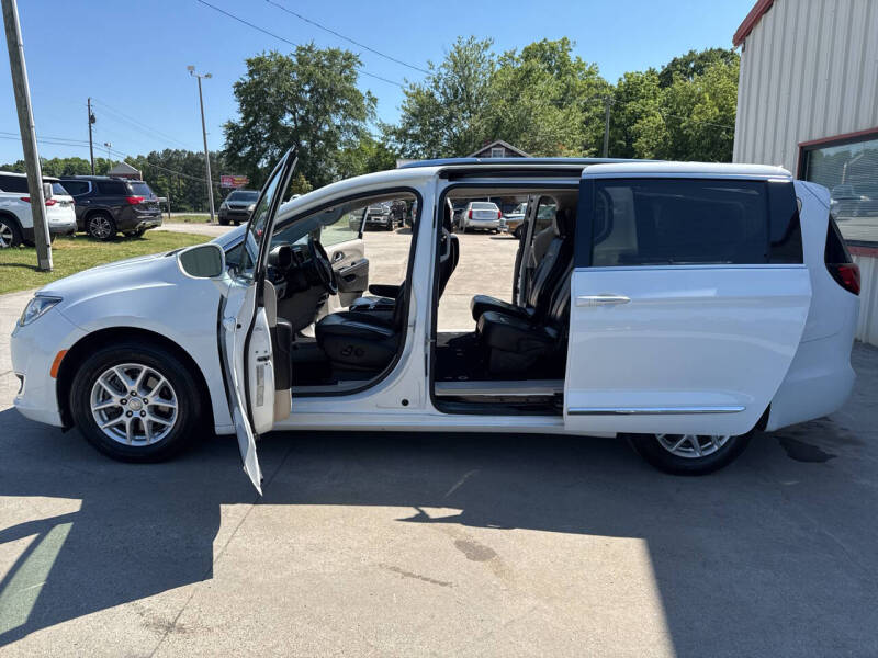 2020 Chrysler Pacifica Touring L