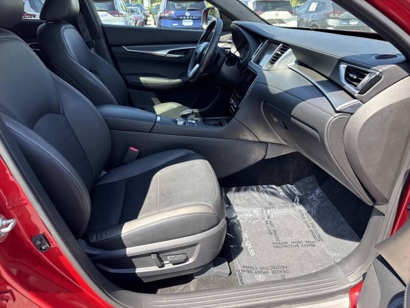 2023 Infiniti QX55 Essential