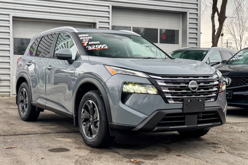 2026 Nissan Rogue SV's photo