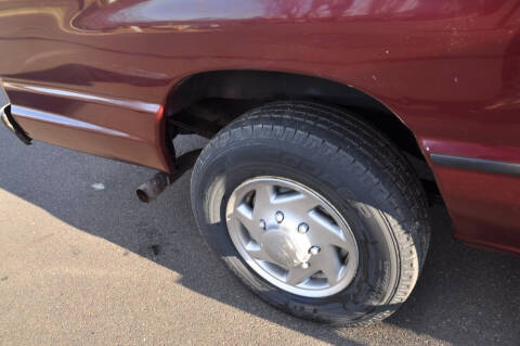 2005 Ford E-Series E-350 SD XLT