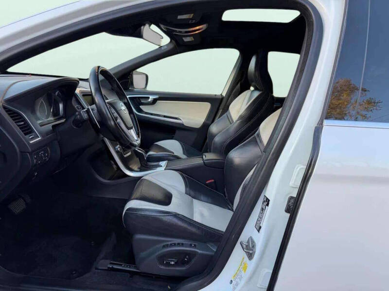 2015 Volvo XC60 T6 Drive-E Platinum