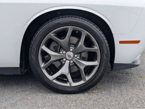 2017 Dodge Challenger SXT