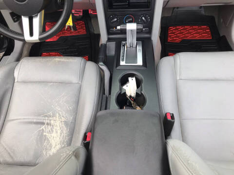 2007 Ford Mustang V6 Deluxe