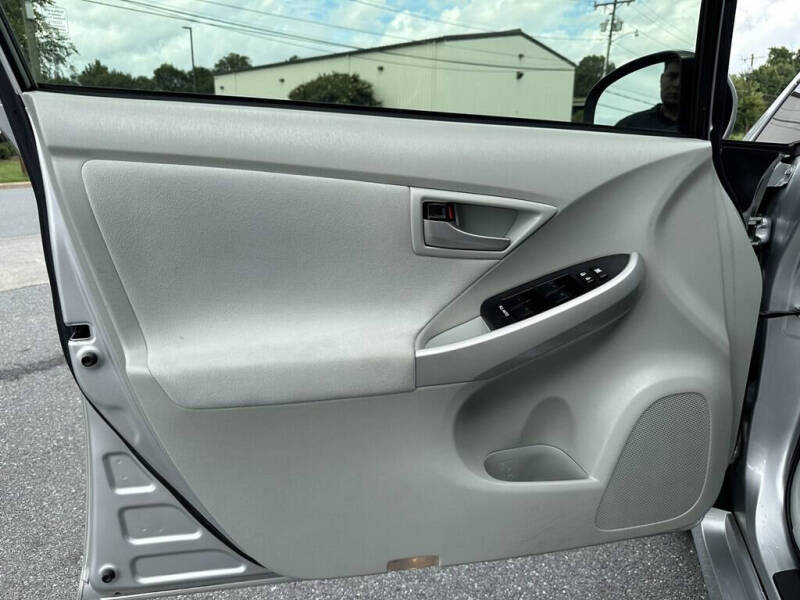 2013 Toyota Prius One