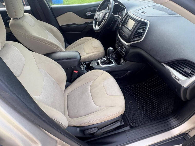 2015 Jeep Cherokee Sport