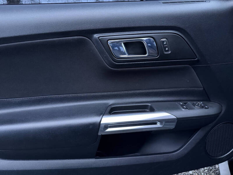 2015 Ford Mustang V6