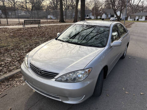 2005 Toyota Camry LE