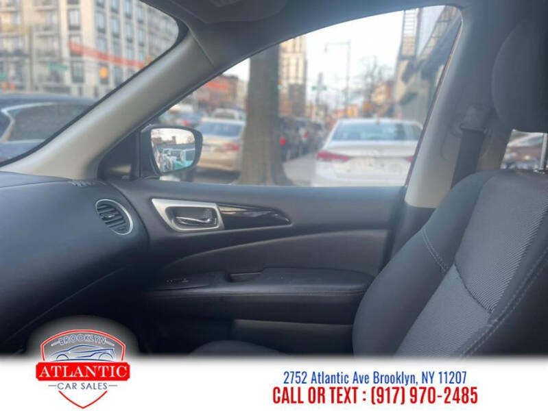 2020 Nissan Pathfinder SV