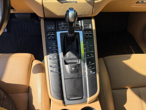 2017 Porsche Macan S