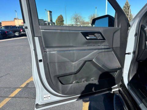 2024 GMC Sierra EV Denali Edition 1