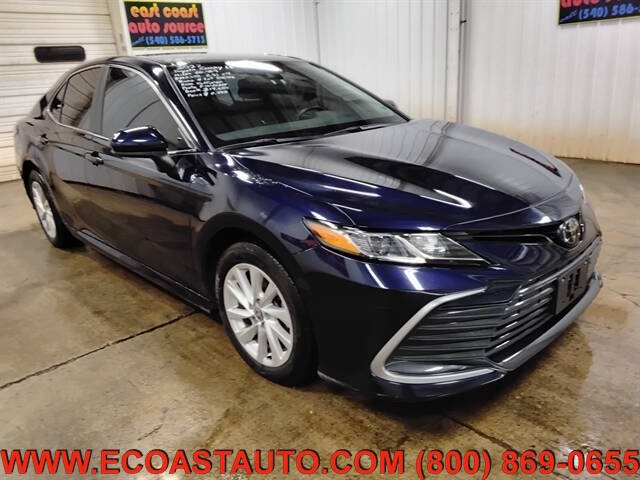 2022 Toyota Camry LE's photo