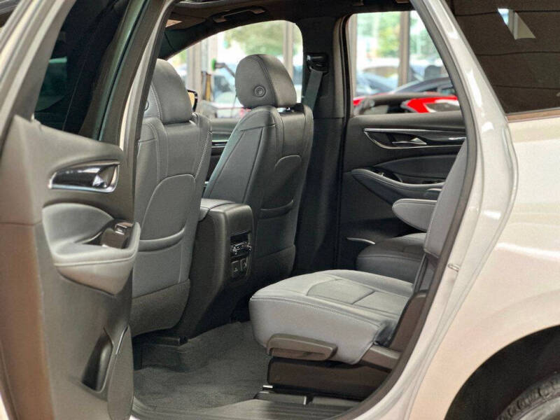 2022 Buick Enclave Essence