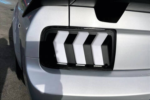 2005 Ford Mustang GT Deluxe