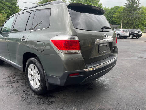 2011 Toyota Highlander SE