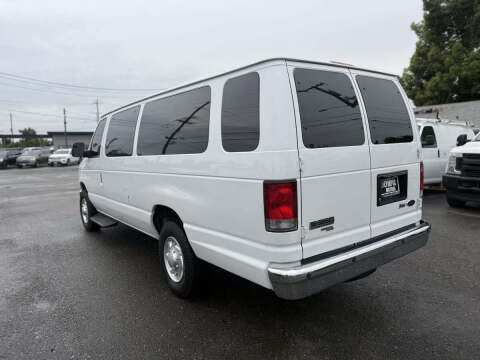2013 Ford E-Series E-350 SD XLT