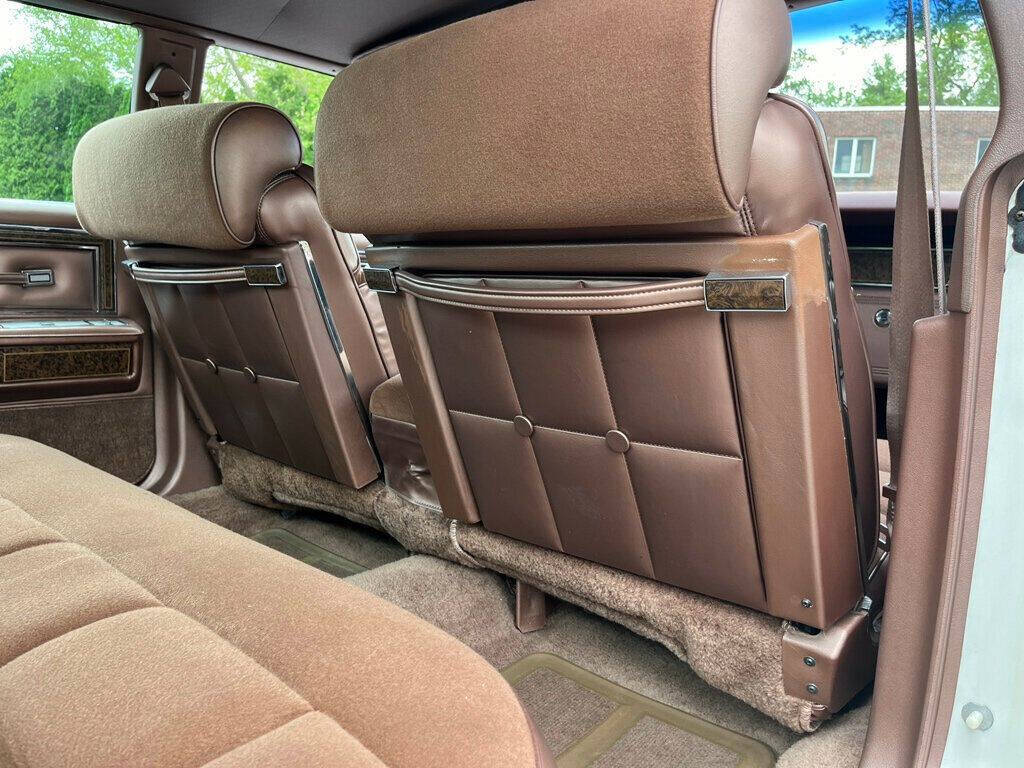 1976 Lincoln Continental 43