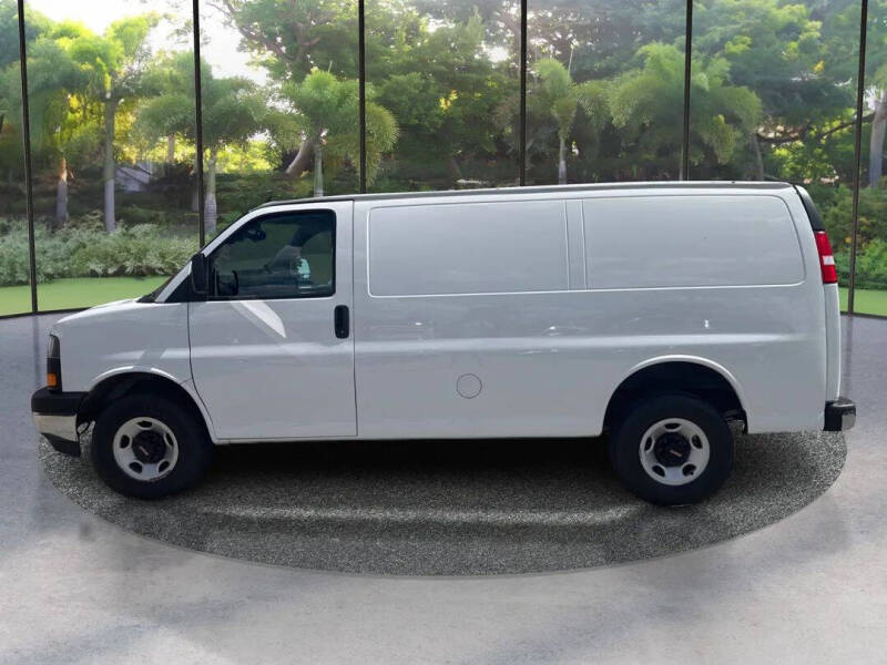 2023 GMC Savana 2500