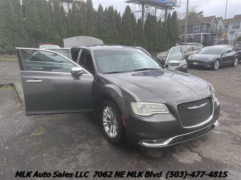 2016 Chrysler 300 C