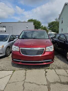 2015 Chrysler Town and Country for sale at M & C Auto Sales in Toledo OH